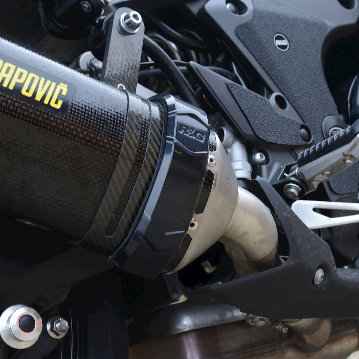 R&G Exhaust Protection Hexagonal Akrapovic (Can Cover) Yamaha XT660R 2009 – 2015