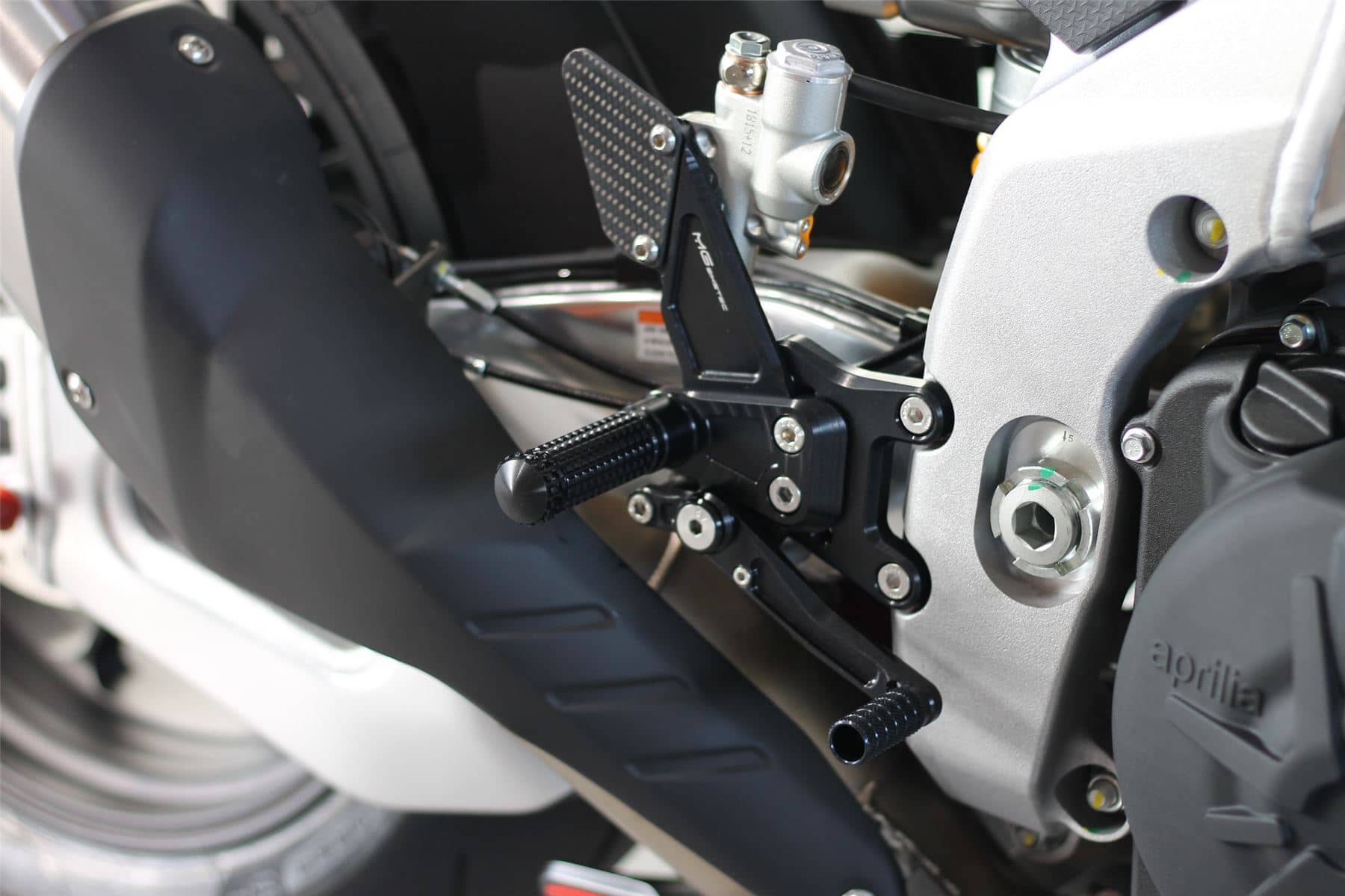 MG Biketec Rearset Kit Black Fixed Footpegs APRILIA RSV4 1100 Factory ...