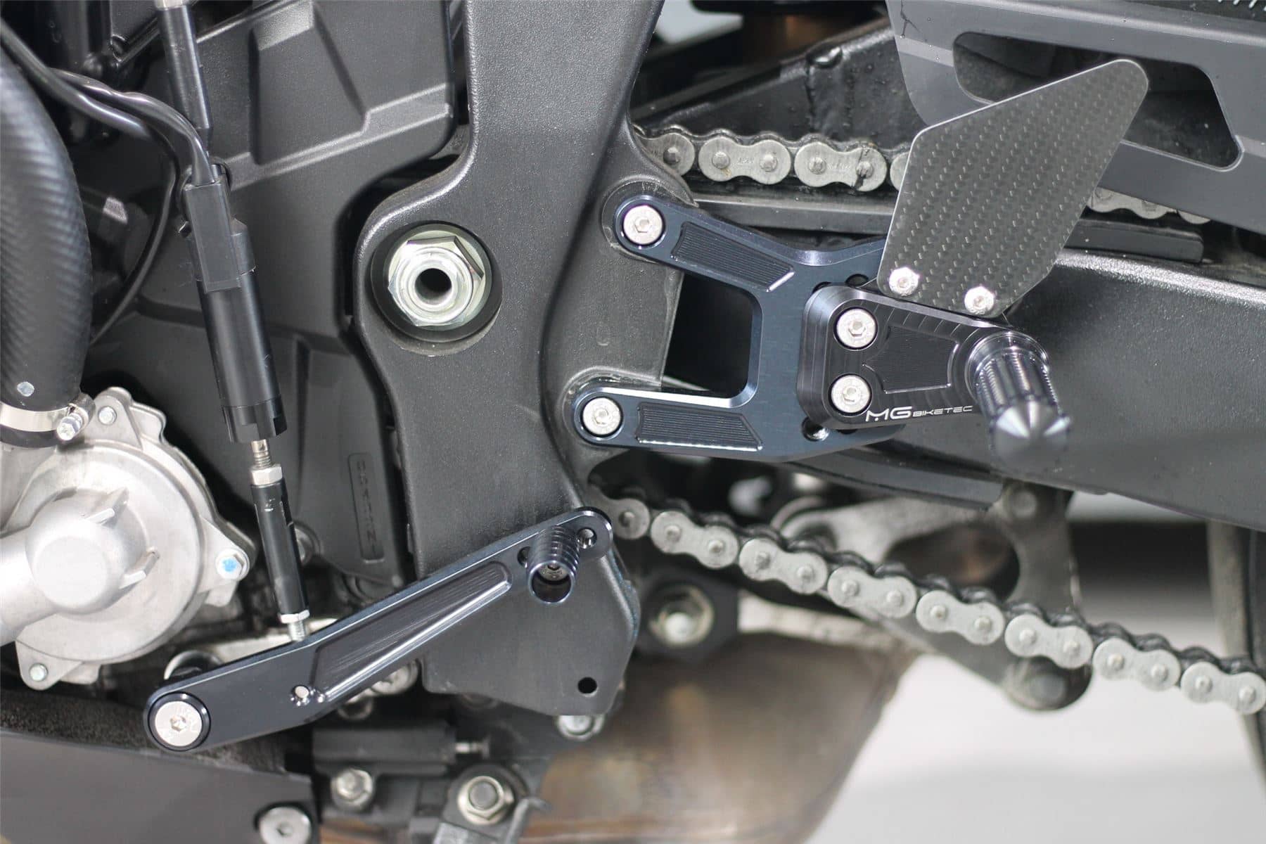 MG Biketec Rearset Kit Black Folding Footpegs SUZUKI GSX-R1000 2017 - 2022-2501-857017